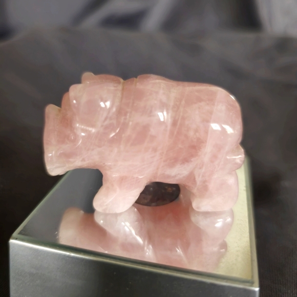 Rose Quartz Rhino - Picture 1 of 3